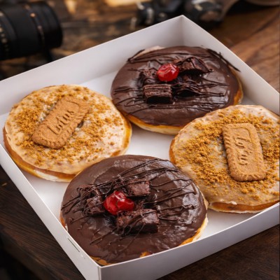 Royale Twins donut box